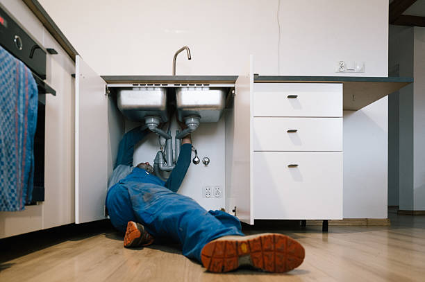Professional Emergency Plumber technician working in Wycombe, PA